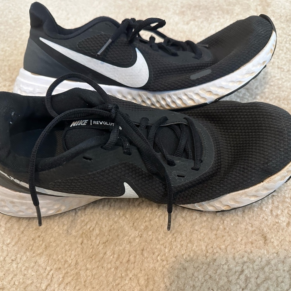 Nike Men's Black Revolution Shoes